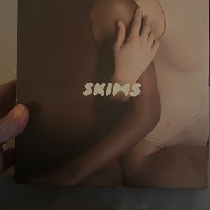 SKIMS Fits Everybody Long Sleeve Crewneck Bodysuit Sienna NWOT